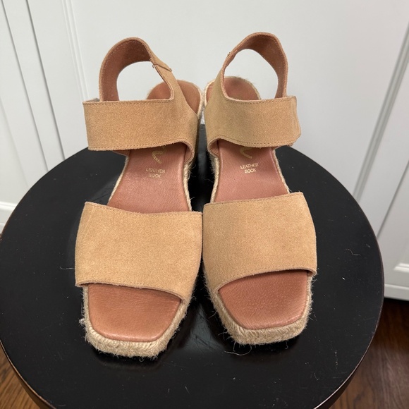 Picón Suede  Wedge Sandals - Picture 1 of 5
